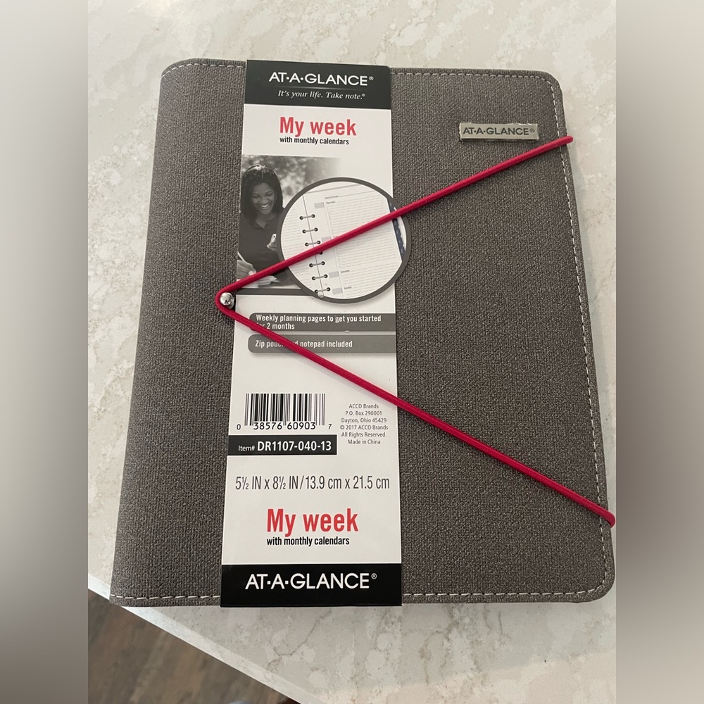 NWT at-a-glance grey undated planner